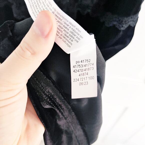 ELOQUII Elements Puff Sleeve Dress With Lace Inserts - Picture 7 of 8